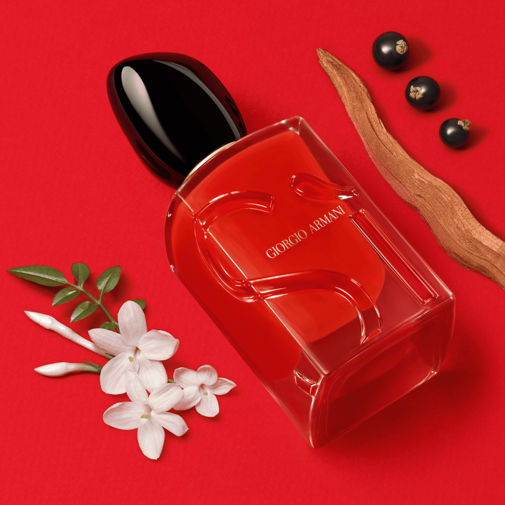 GIORGIO ARMANI COFFRET SÌ PASSIONE Eau de Parfum 100ml + Format Voyage 10ml + Lotion pour le corps 50ml GIORGIO ARMANI COFFRET SÌ PASSIONE Eau de Parfum 100ml + Format Voyage 10ml + Lotion pour le corps 50ml